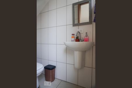 Casa à venda com 200m², 3 quartos e 3 vagas Casa à venda com 200m², 3 quartos e 3 vagasLavabo da Área Gourmet