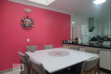 Casa à venda com 200m², 3 quartos e 3 vagas Casa à venda com 200m², 3 quartos e 3 vagasSala de Jantar