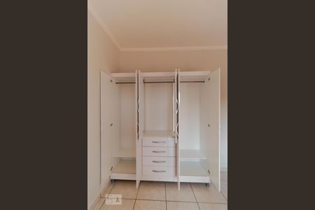 Apartamento para alugar com 34m², 1 quarto e 1 vagaQuarto - Armário