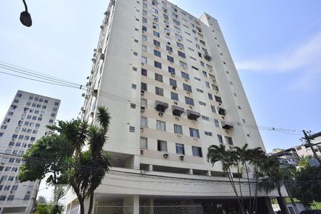 Apartamento para alugar com 65m², 2 quartos e 1 vagaFachada do Bloco