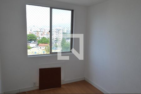 Quarto 1 de apartamento para alugar com 2 quartos, 65m² em Taquara, Rio de Janeiro