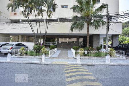 Apartamento para alugar com 65m², 2 quartos e 1 vagaEntrada do Bloco