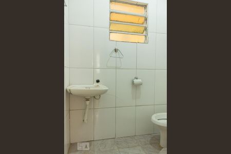 Casa para alugar com 85m², 2 quartos e sem vaga Casa para alugar com 85m², 2 quartos e sem vagaBanheiro