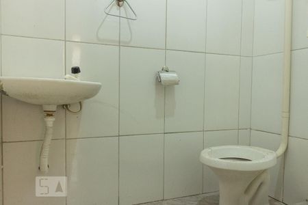 Casa para alugar com 85m², 2 quartos e sem vaga Casa para alugar com 85m², 2 quartos e sem vagaDetalhe do banheiro