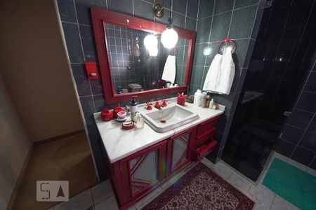 Casa para alugar com 500m², 5 quartos e 3 vagasBanheiro da Suíte