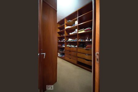 Casa para alugar com 500m², 5 quartos e 3 vagasCloset da suíte