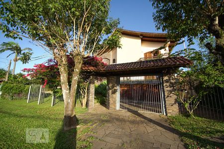 Casa para alugar com 500m², 5 quartos e 3 vagasFachada