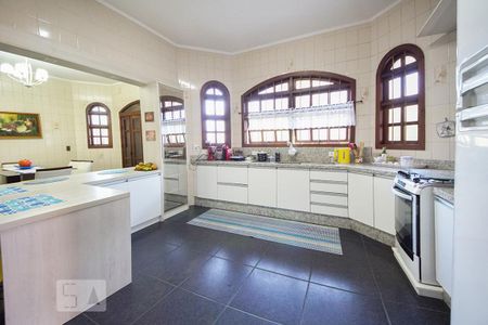 Casa para alugar com 500m², 5 quartos e 3 vagasCozinha
