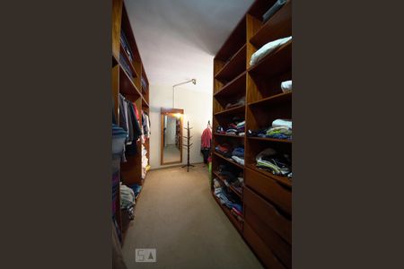 Casa para alugar com 500m², 5 quartos e 3 vagasCloset da suíte