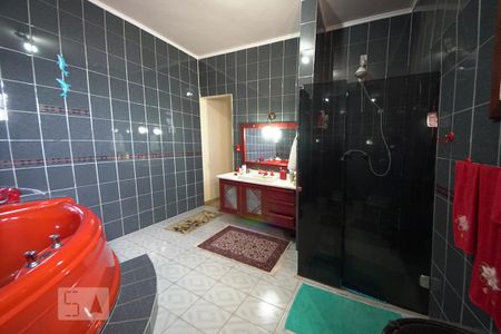 Casa para alugar com 500m², 5 quartos e 3 vagasBanheiro da Suíte