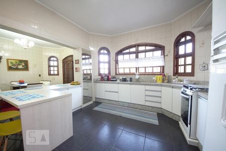 Casa para alugar com 500m², 5 quartos e 3 vagasCozinha