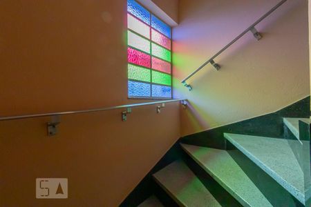 Apartamento à venda com 150m², 2 quartos e 2 vagasEscada para os quartos