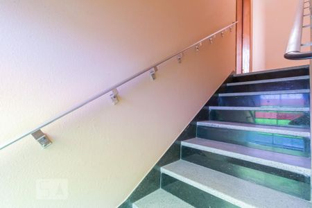 Apartamento à venda com 150m², 2 quartos e 2 vagasEscada para os quartos