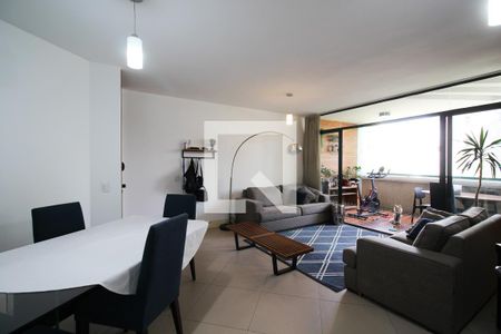 Apartamento para alugar com 121m², 4 quartos e 3 vagasSala