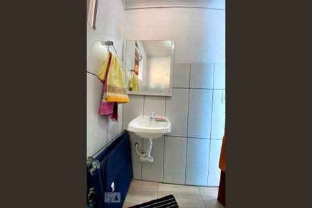 Casa à venda com 230m², 3 quartos e 5 vagasBanheiro 2