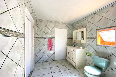 Casa à venda com 230m², 3 quartos e 5 vagasBanheiro da Suíte 2