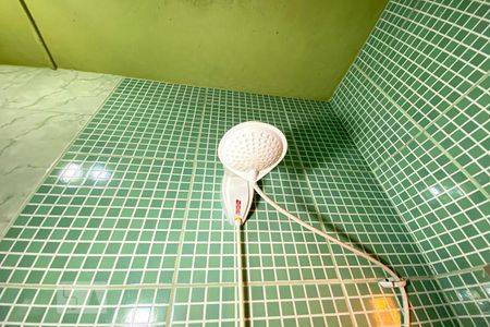 Casa à venda com 230m², 3 quartos e 5 vagasChuveiro da Suíte 