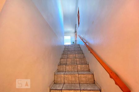 Casa à venda com 230m², 3 quartos e 5 vagasEscada