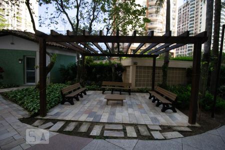 Apartamento para alugar com 100m², 2 quartos e 1 vaga Apartamento para alugar com 100m², 2 quartos e 1 vagaCondomínio