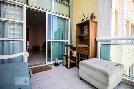 Apartamento para alugar com 100m², 2 quartos e 1 vaga Apartamento para alugar com 100m², 2 quartos e 1 vagaVaranda da Sala