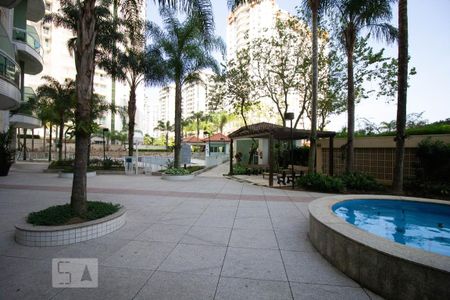 Apartamento para alugar com 100m², 2 quartos e 1 vaga Apartamento para alugar com 100m², 2 quartos e 1 vagaCondomínio