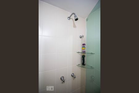 Apartamento para alugar com 100m², 2 quartos e 1 vaga Apartamento para alugar com 100m², 2 quartos e 1 vagaBanheiro Corredor