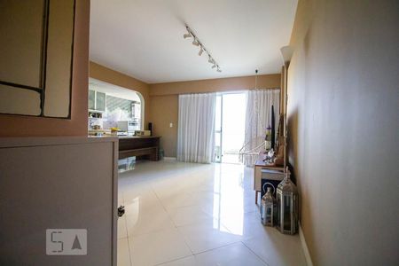 Sala de apartamento para alugar com 2 quartos, 99m² em Barra da Tijuca, Rio de Janeiro