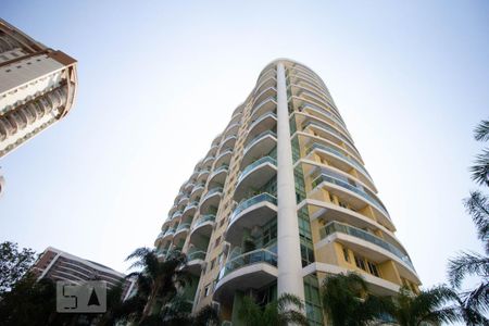 Apartamento para alugar com 100m², 2 quartos e 1 vaga Apartamento para alugar com 100m², 2 quartos e 1 vagaFachada do bloco