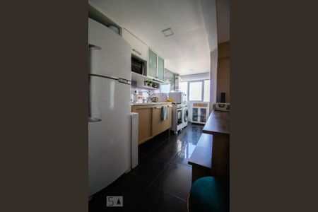 Apartamento para alugar com 100m², 2 quartos e 1 vaga Apartamento para alugar com 100m², 2 quartos e 1 vagaCozinha