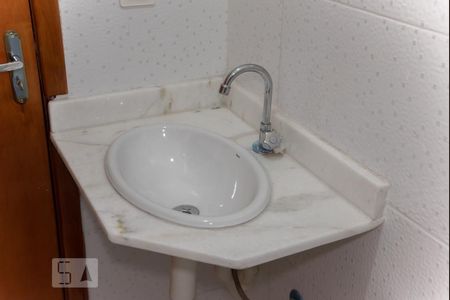 Casa de condomínio à venda com 80m², 3 quartos e 1 vagaBanheiro - Torneira