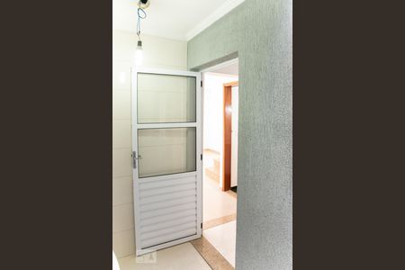 Casa de condomínio à venda com 80m², 3 quartos e 1 vagaÁrea de Serviço