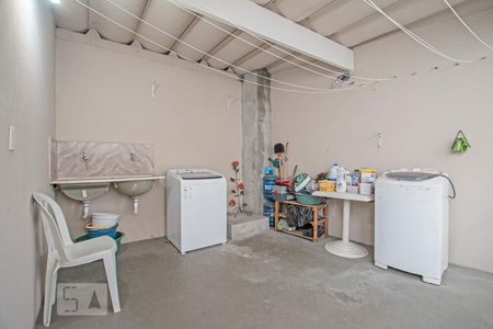 Casa à venda com 150m², 3 quartos e 3 vagas Casa à venda com 150m², 3 quartos e 3 vagasLavanderia