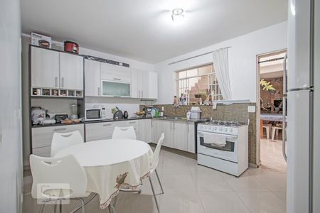 Casa à venda com 150m², 3 quartos e 3 vagas Casa à venda com 150m², 3 quartos e 3 vagasCozinha