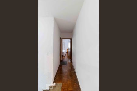 Casa à venda com 150m², 3 quartos e 2 vagasCorredor