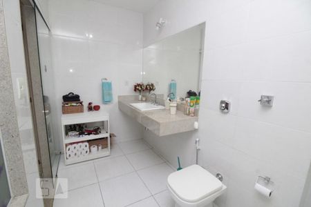 Apartamento à venda com 163m², 3 quartos e 1 vagaBanheiro do Quarto 2 - Suíte