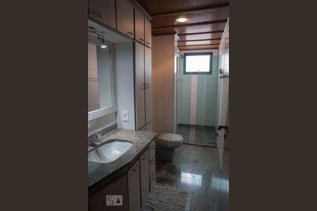 Apartamento à venda com 196m², 4 quartos e 2 vagasBanheiro