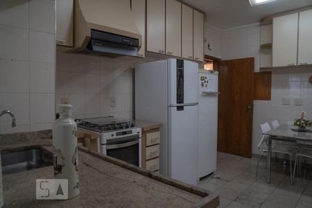Apartamento à venda com 196m², 4 quartos e 2 vagasCozinha