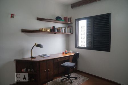 Apartamento à venda com 196m², 4 quartos e 2 vagasQuarto  2