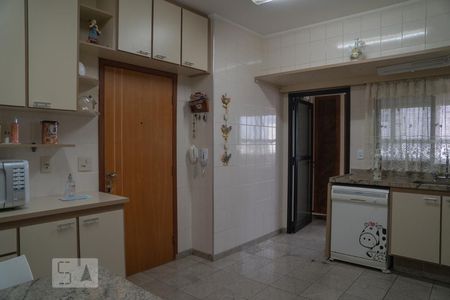 Apartamento à venda com 196m², 4 quartos e 2 vagasCozinha