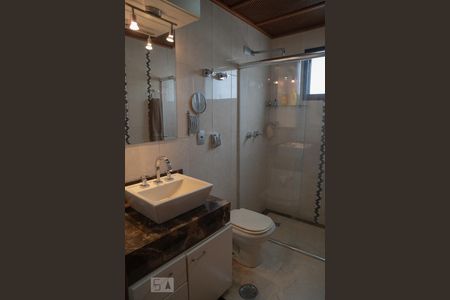 Apartamento à venda com 196m², 4 quartos e 2 vagasBanheiro Suite 1