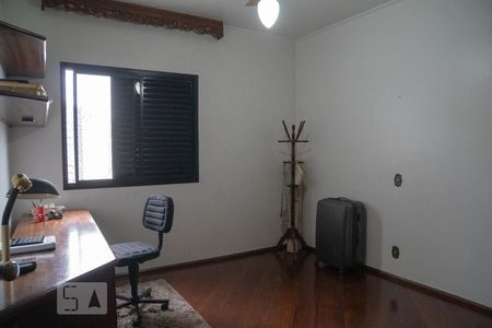Apartamento à venda com 196m², 4 quartos e 2 vagasQuarto  2