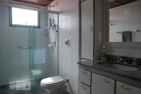 Apartamento à venda com 196m², 4 quartos e 2 vagasBanheiro Suite 2 