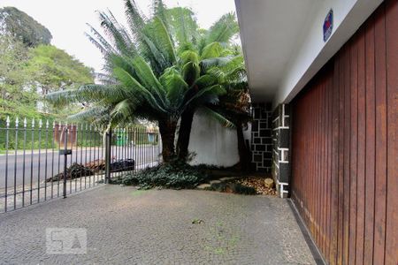 Garagem de casa à venda com 4 quartos, 1250m² em Campo Belo, São Paulo