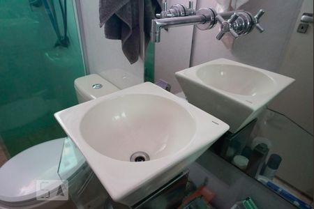 Casa à venda com 150m², 3 quartos e 2 vagasBanheiro da Suíte