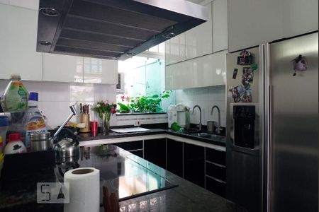 Casa à venda com 150m², 3 quartos e 2 vagasCozinha