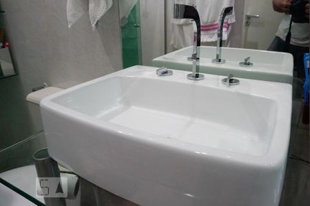 Casa à venda com 150m², 3 quartos e 2 vagasBanheiro Social