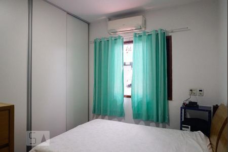 Casa à venda com 150m², 3 quartos e 2 vagasBanheiro da Suíte