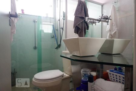Casa à venda com 150m², 3 quartos e 2 vagasBanheiro da Suíte