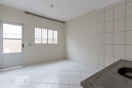 Sala e Cozinha de casa para alugar com 1 quarto, 60m² em Jardim Guanca, São Paulo