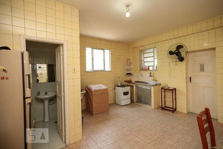 Casa à venda com 360m², 4 quartos e 8 vagasCozinha